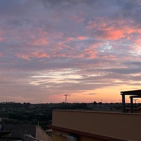 Flerico Apartment Noto Luaran gambar