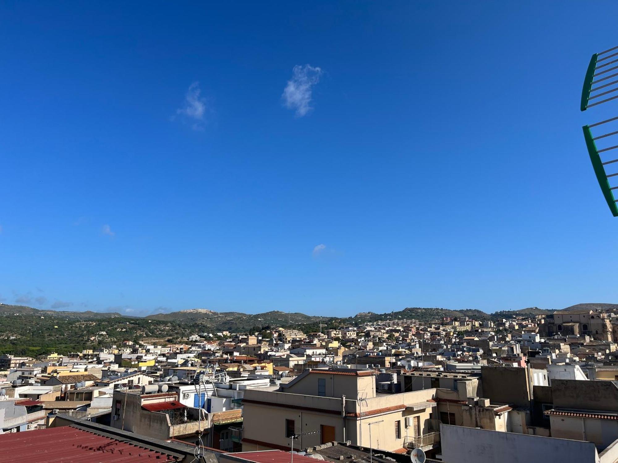 Flerico Apartment Noto Luaran gambar